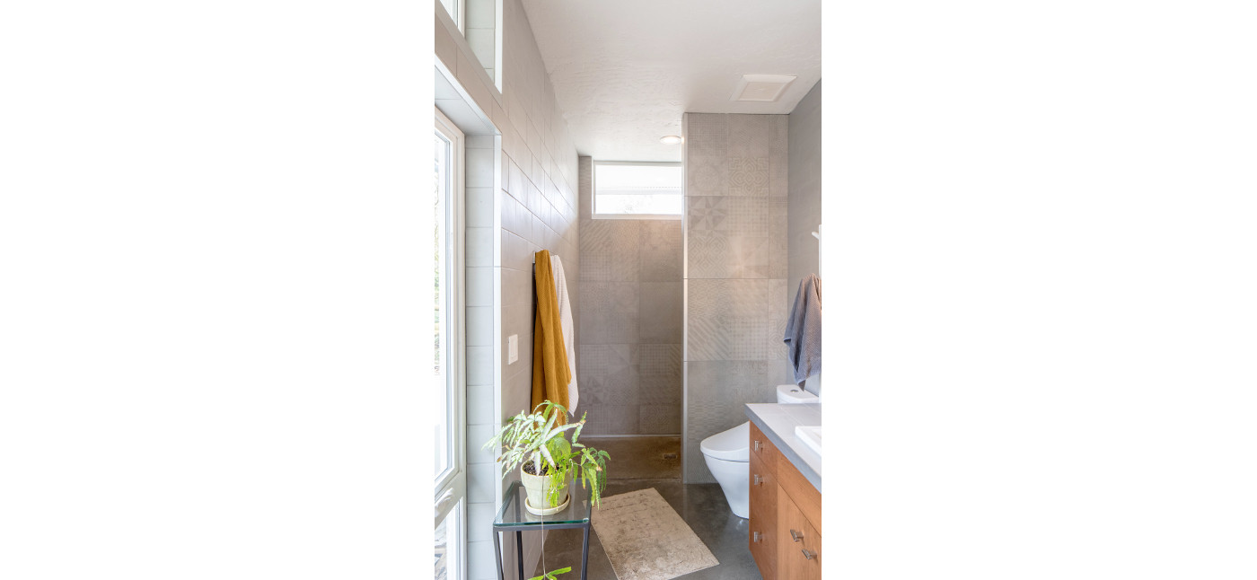 Slide number 13 - modern-bathroom_no-threshold-shower.jpg